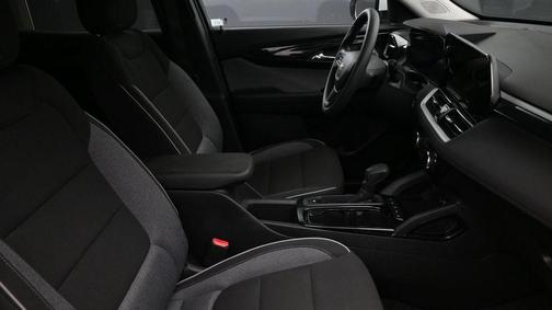Summit White 2024 Chevrolet Trailblazer LT