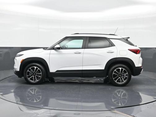 Summit White 2024 Chevrolet Trailblazer LT