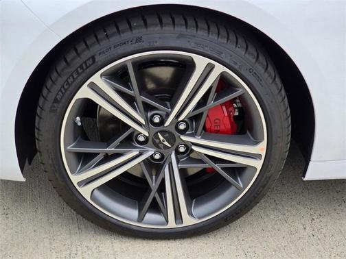 2025 Genesis G70 2.5T RWD