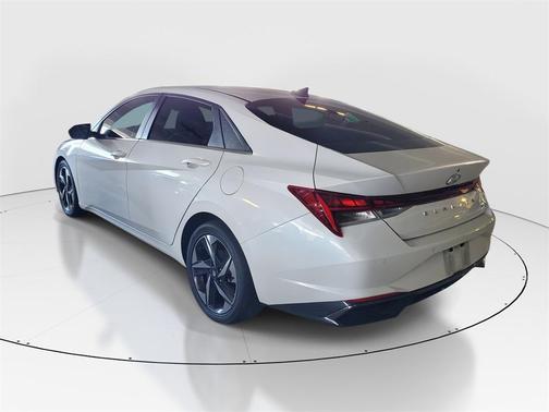 2022 Hyundai ELANTRA Limited