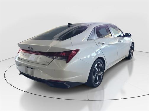 2022 Hyundai ELANTRA Limited
