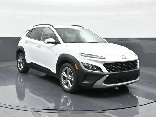 Lunar White 2023 Hyundai KONA SEL