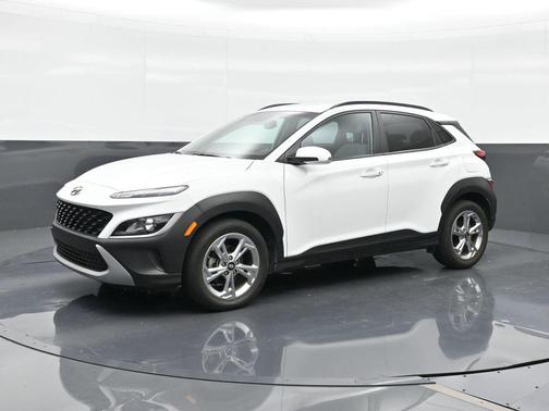 Lunar White 2023 Hyundai KONA SEL