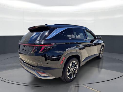 Phantom Black 2026 Hyundai TUCSON SEL Plus