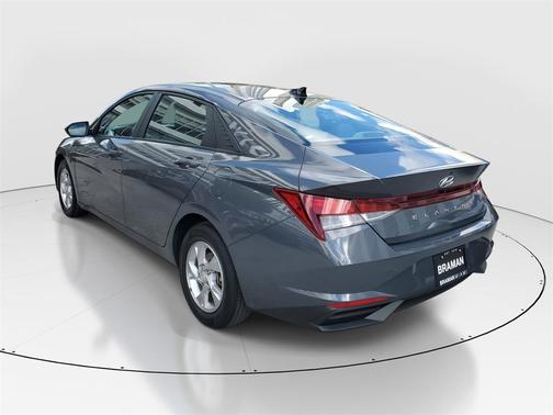 2023 Hyundai ELANTRA SE