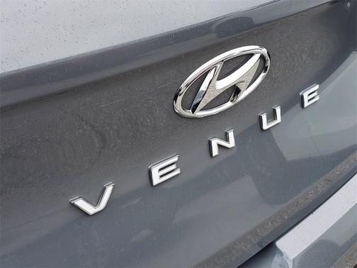 2022 Hyundai VENUE SEL