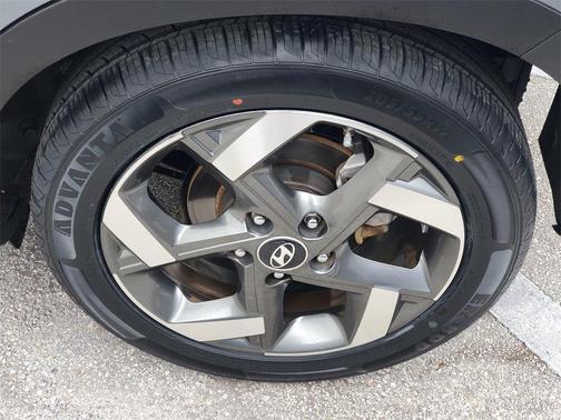 2022 Hyundai VENUE SEL