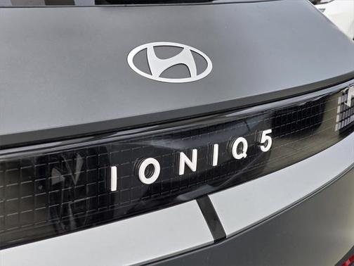 2025 Hyundai IONIQ 5 SEL