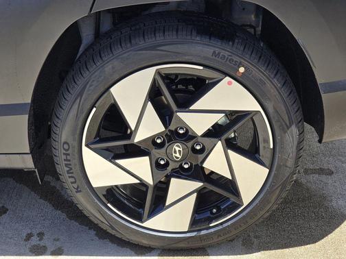 Atlas White 2026 Hyundai KONA Limited