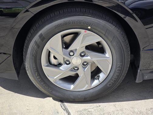 Abyss Black 2026 Hyundai SONATA SE