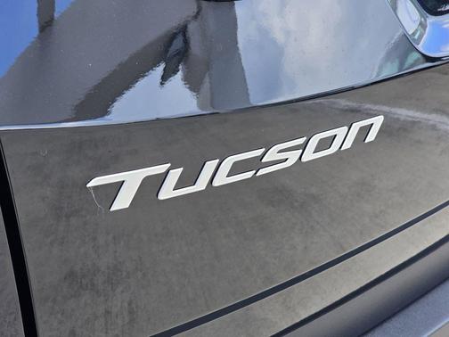 Phantom Black 2026 Hyundai TUCSON SEL Premium