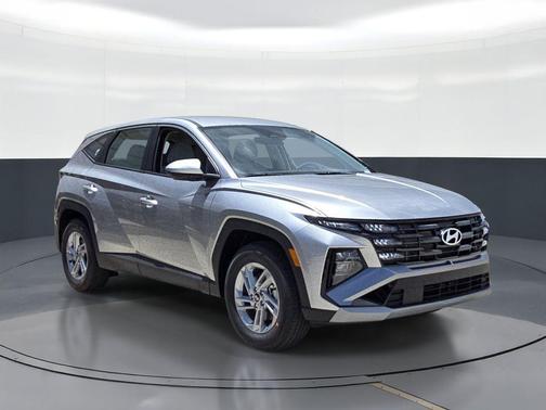 Shimmering Silver 2026 Hyundai TUCSON SE