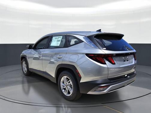 Shimmering Silver 2026 Hyundai TUCSON SE