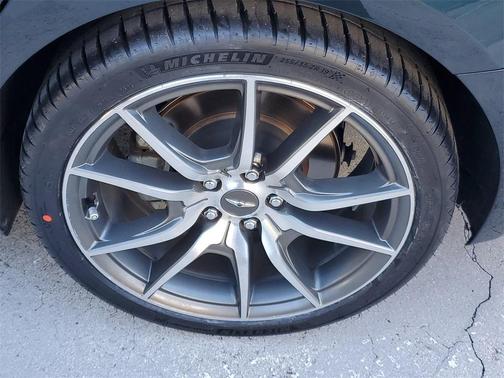 2023 Genesis G70 2.0T RWD