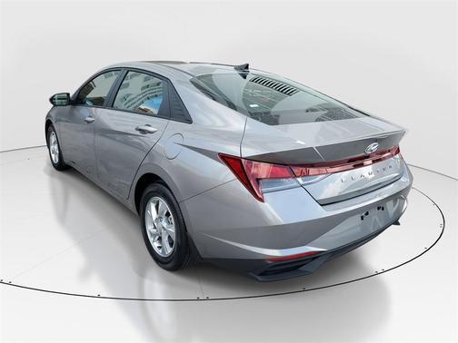 2023 Hyundai ELANTRA SE