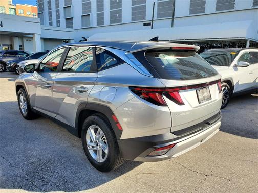 2025 Hyundai TUCSON SE