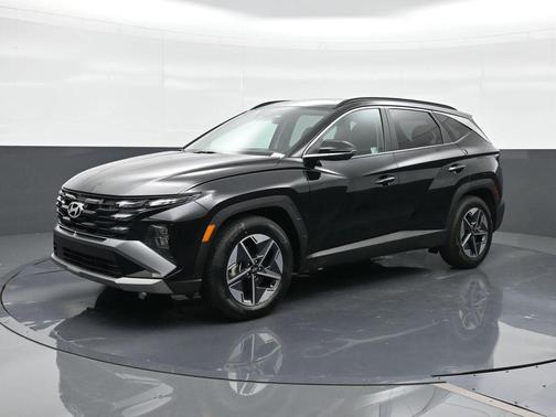 Phantom Black 2025 Hyundai TUCSON SEL Convenience