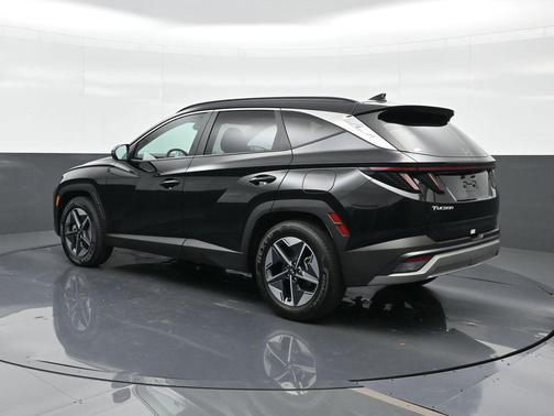 Phantom Black 2025 Hyundai TUCSON SEL Convenience