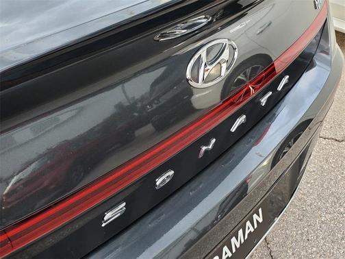 2023 Hyundai SONATA Hybrid Limited