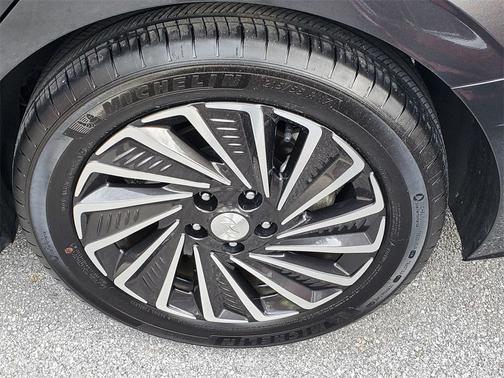 2023 Hyundai SONATA Hybrid Limited