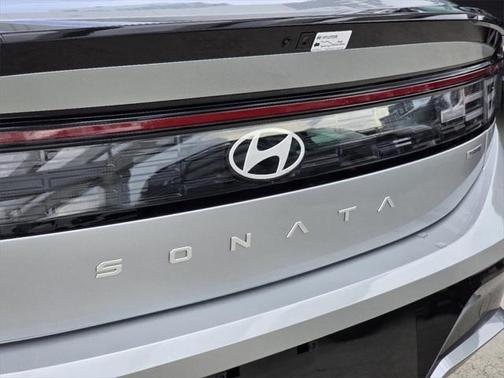 2025 Hyundai SONATA Hybrid SE