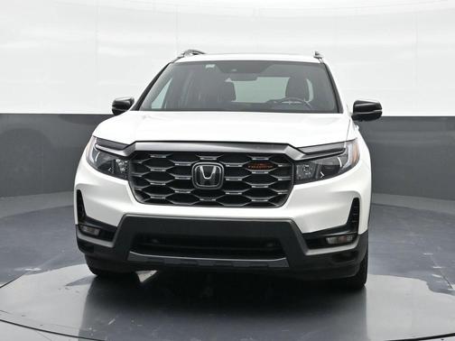 Platinum White Pearl 2023 Honda Passport AWD TrailSport