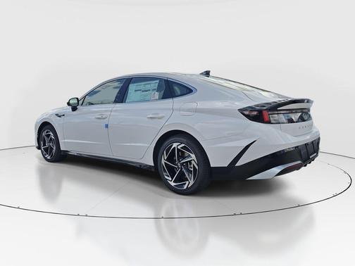 2026 Hyundai SONATA SEL