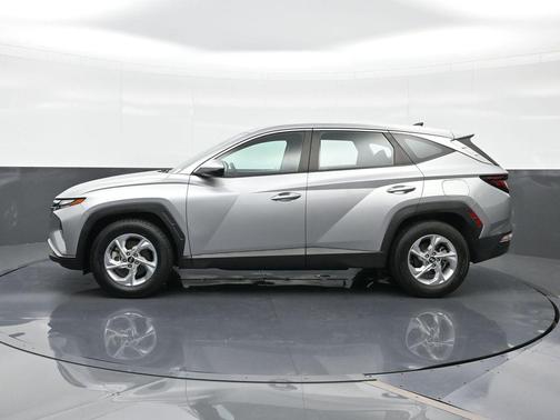 Shimmering Silver 2023 Hyundai TUCSON SE