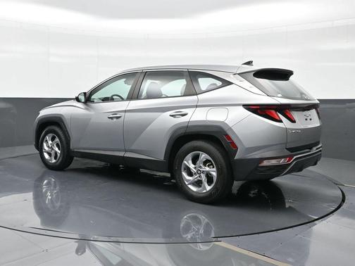 Shimmering Silver 2023 Hyundai TUCSON SE