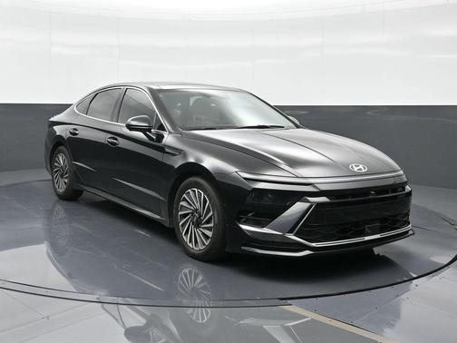 Onyx Black 2024 Hyundai SONATA Hybrid Limited