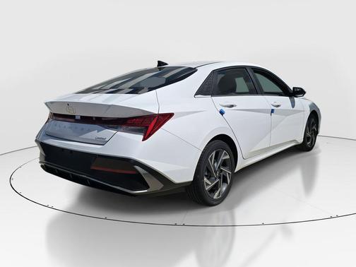 2026 Hyundai ELANTRA HEV Limited