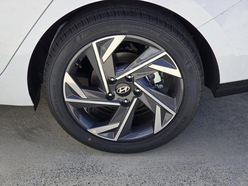 2026 Hyundai ELANTRA HEV Limited