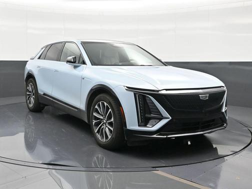 Nimbus Metallic 2024 Cadillac LYRIQ Sport