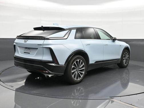 Nimbus Metallic 2024 Cadillac LYRIQ Sport