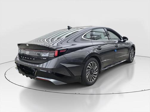 2025 Hyundai SONATA Hybrid SE