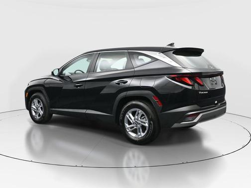 Phantom Black 2026 Hyundai TUCSON SE