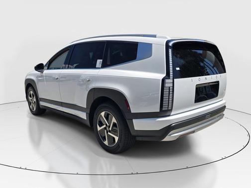 Snow White Pearl 2026 Hyundai IONIQ 9 SE