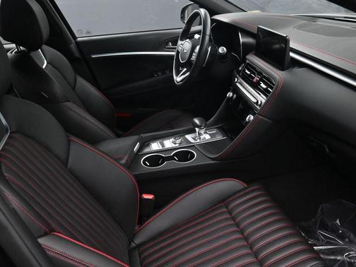 2024 Genesis G70 3.3T RWD Sport Advanced