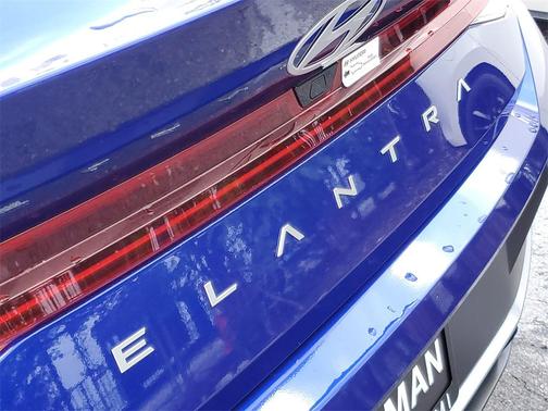 2025 Hyundai ELANTRA SEL