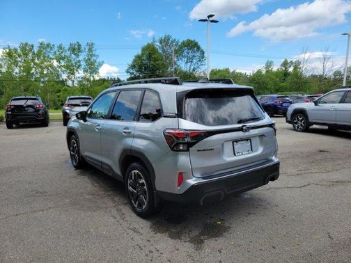 Ice Silver Metallic 2025 Subaru Forester Limited
