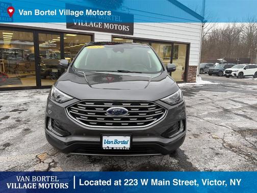 2022 Ford Edge Titanium