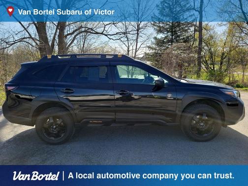 Crystal Black Silica 2022 Subaru Outback Wilderness