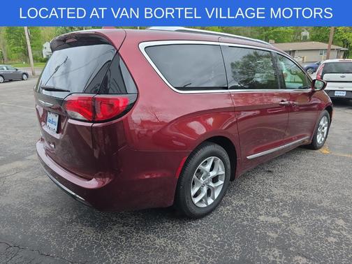 2020 Chrysler Pacifica Touring-L