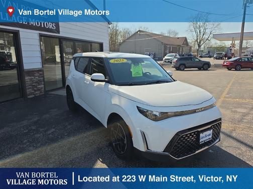 Snow White Pearl 2025 Kia Soul EX