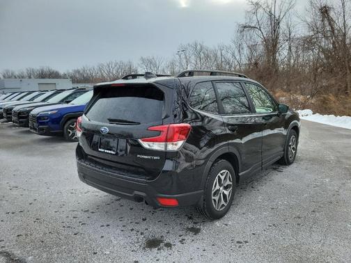 2022 Subaru Forester Premium