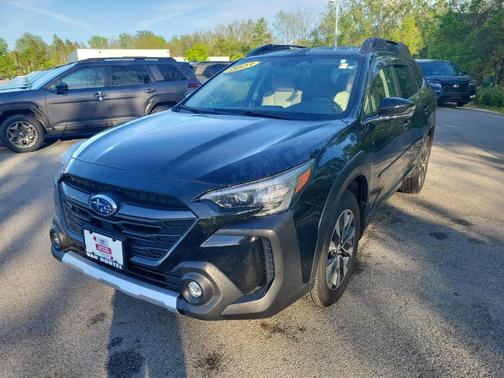Crystal Black Silica 2023 Subaru Outback Limited