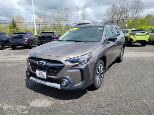 Brilliant Bronze Metallic 2023 Subaru Outback Limited