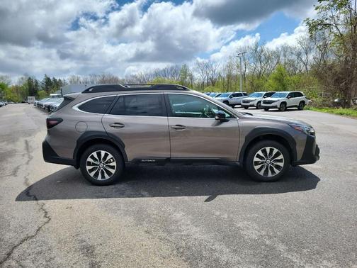 Brilliant Bronze Metallic 2023 Subaru Outback Limited