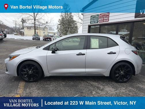 2022 Toyota Corolla Hatchback SE Nightshade