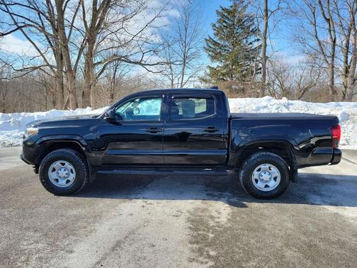2022 Toyota Tacoma SR